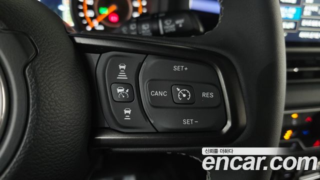 Jeep Wrangler 2025 — photo 23