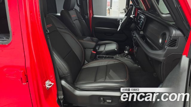 Jeep Wrangler 2025 — photo 16
