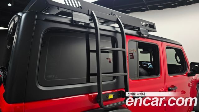Jeep Wrangler 2025 — photo 30