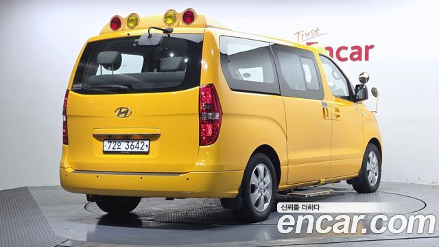 Hyundai Starex 2019 — photo 2