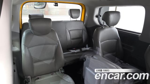 Hyundai Starex 2019 — photo 17