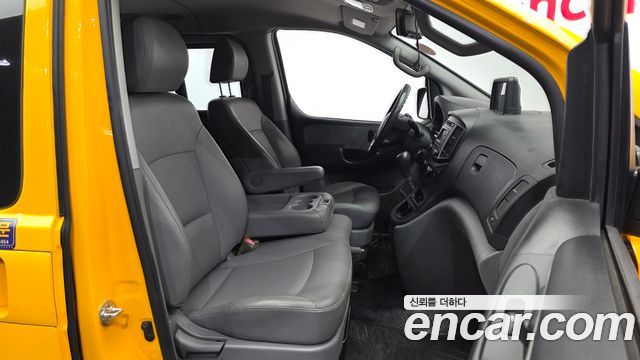 Hyundai Starex 2019 — photo 16