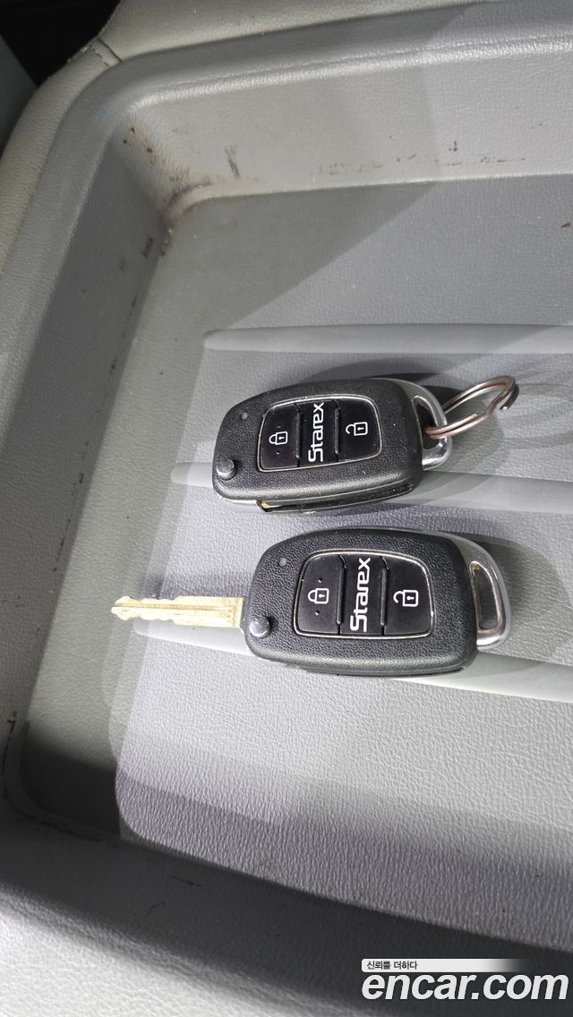 Hyundai Starex 2019 — photo 28