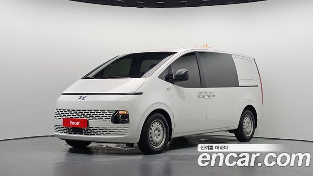 Hyundai Staria 2023 — photo 1