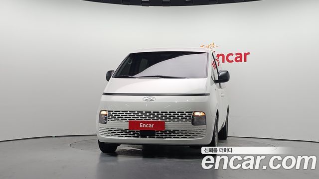Hyundai Staria 2023 — photo 3