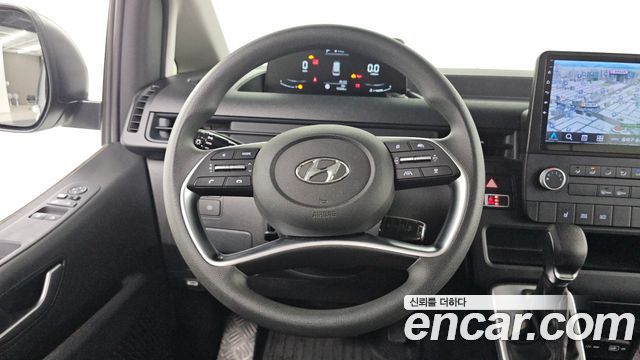 Hyundai Staria 2023 — photo 11