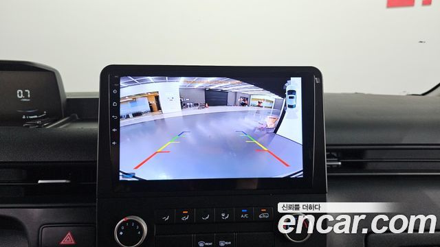 Hyundai Staria 2023 — photo 13