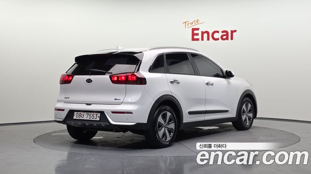 Kia Niro 2017 — photo 2