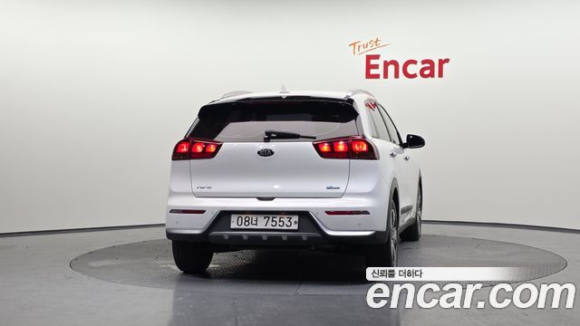 Kia Niro 2017 — photo 4