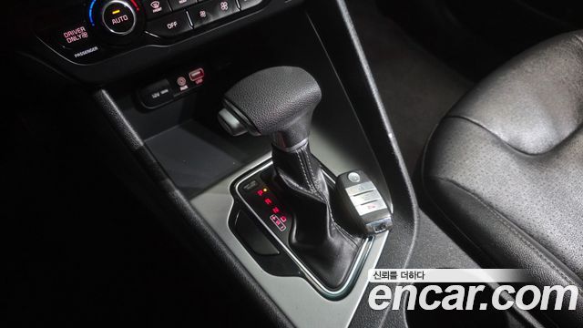 Kia Niro 2017 — photo 12