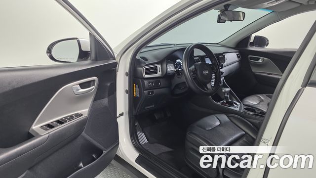 Kia Niro 2017 — photo 13