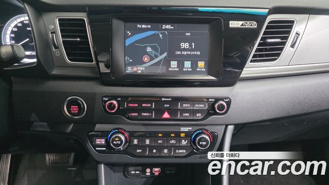 Kia Niro 2017 — photo 20