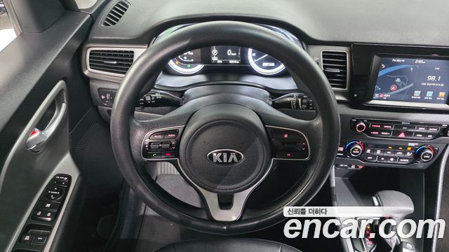 Kia Niro 2017 — photo 21