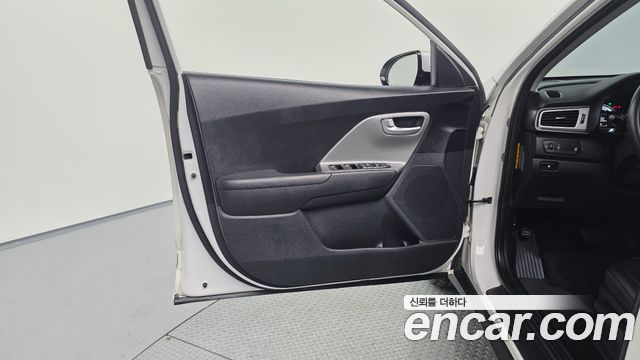 Kia Niro 2017 — photo 14