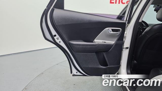 Kia Niro 2017 — photo 15