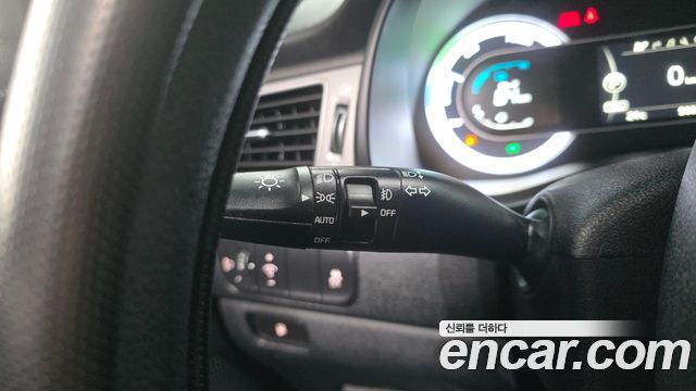 Kia Niro 2017 — photo 32