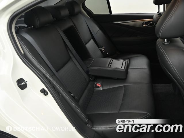 Infiniti Q50 2018 — photo 12