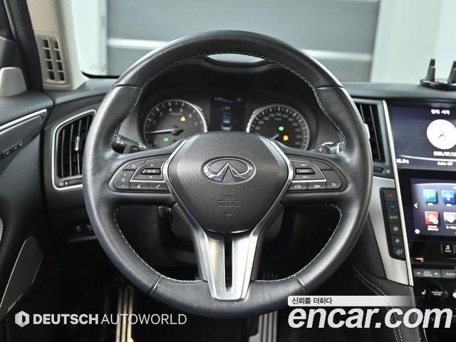 Infiniti Q50 2018 — photo 13