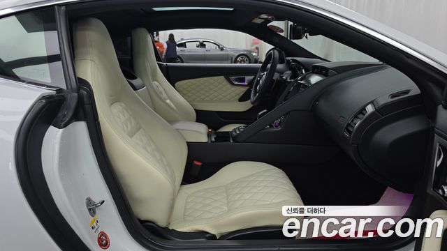 Jaguar F-TYPE 2015 — photo 11