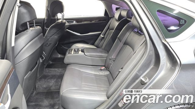 Genesis G80 2018 — photo 17