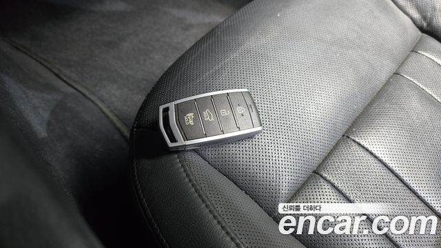 Genesis G80 2018 — photo 21