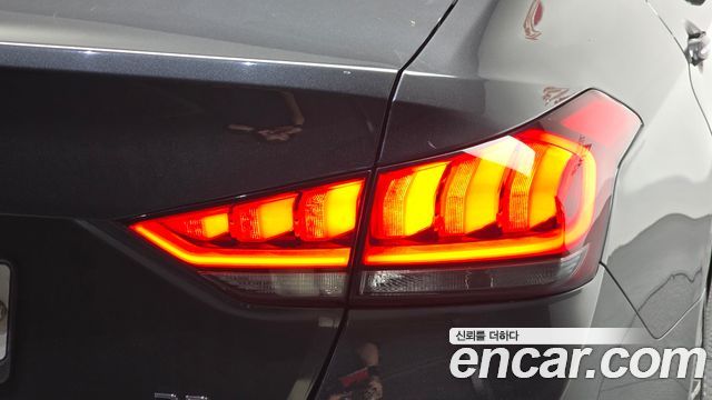 Genesis G80 2018 — photo 9
