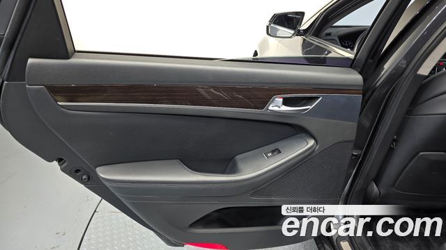 Genesis G80 2018 — photo 15