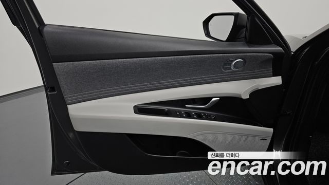 Hyundai AVANTE 2023 — photo 14