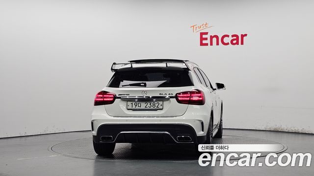 Mercedes-Benz GLA-Class 2019 — photo 4