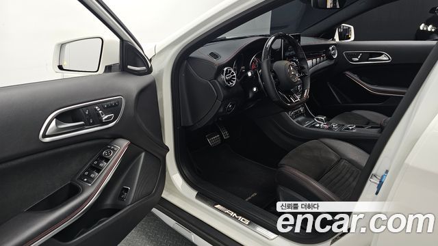 Mercedes-Benz GLA-Class 2019 — photo 17