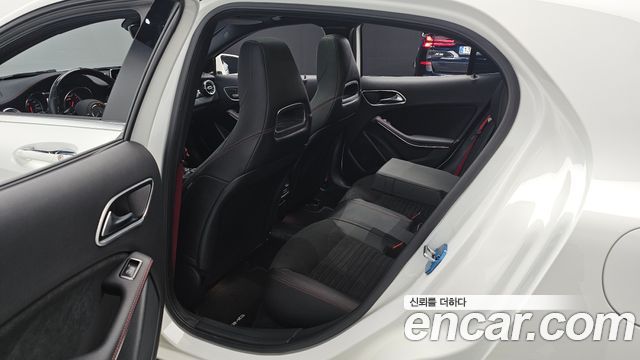 Mercedes-Benz GLA-Class 2019 — photo 18