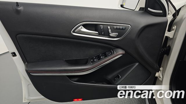 Mercedes-Benz GLA-Class 2019 — photo 14