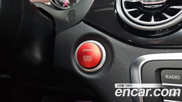 Mercedes-Benz GLA-Class 2019 — photo 29