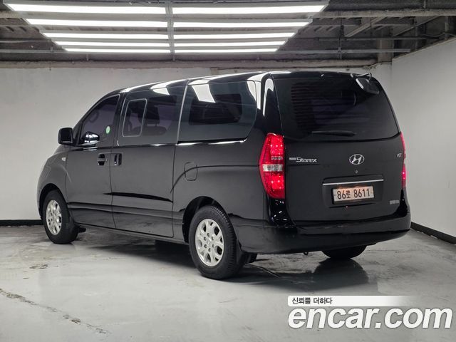 Hyundai Starex 2015 — photo 2