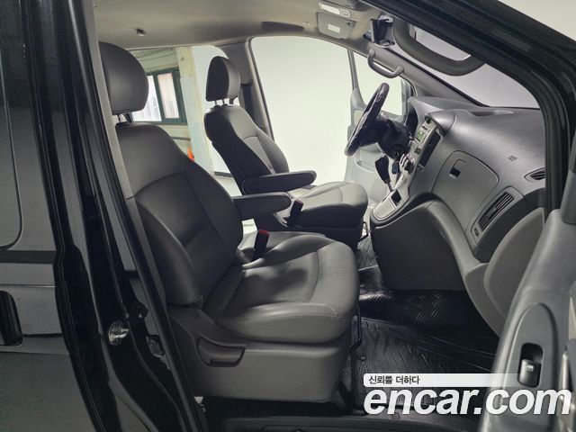 Hyundai Starex 2015 — photo 10