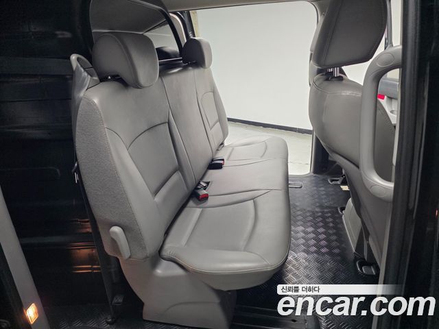 Hyundai Starex 2015 — photo 11