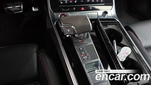 Audi RS6 2021 — photo 12