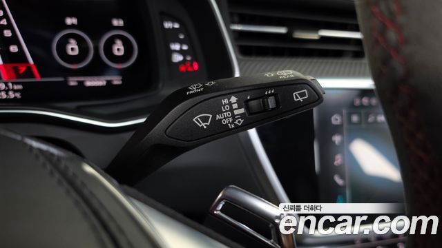 Audi RS6 2021 — photo 26