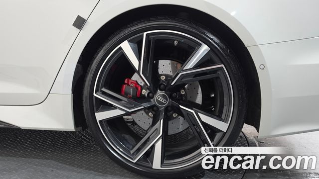 Audi RS6 2021 — photo 7