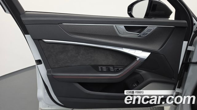 Audi RS6 2021 — photo 14