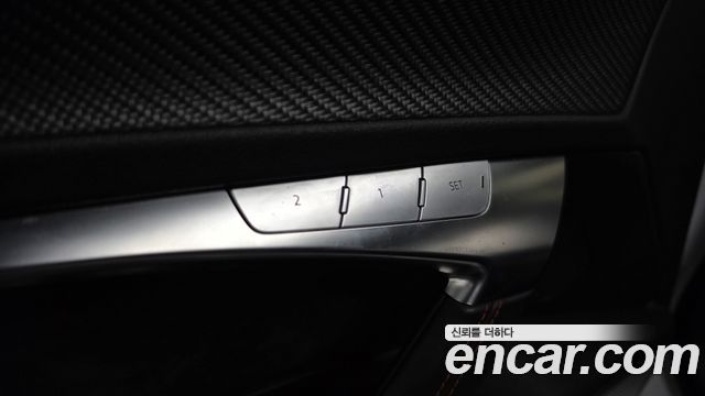 Audi RS6 2021 — photo 29
