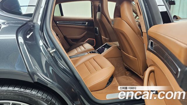 Porsche Panamera 2023 — photo 17