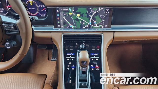 Porsche Panamera 2023 — photo 18