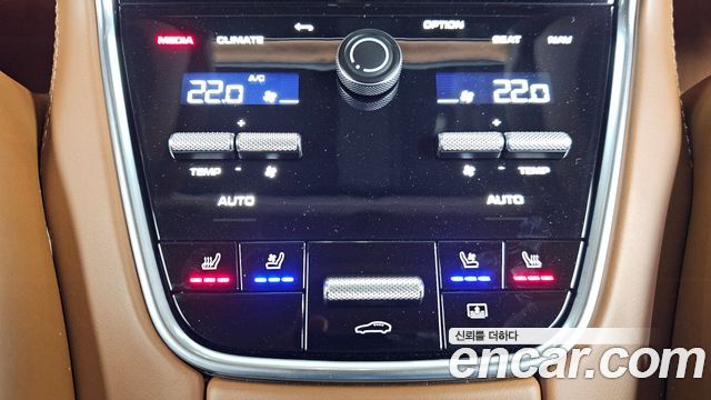 Porsche Panamera 2023 — photo 26