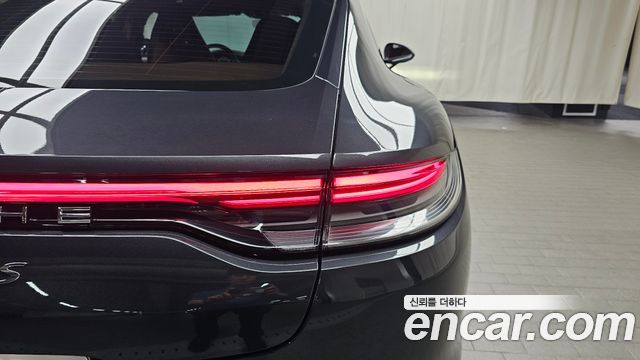 Porsche Panamera 2023 — photo 9