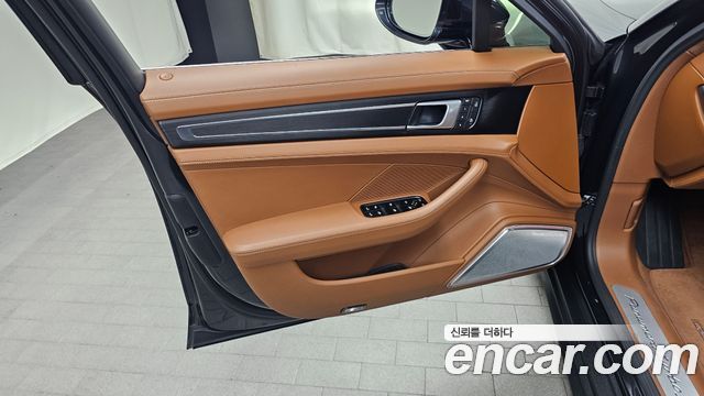 Porsche Panamera 2023 — photo 14