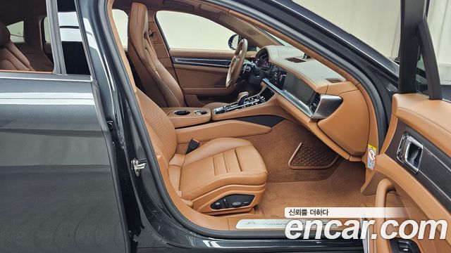 Porsche Panamera 2023 — photo 16