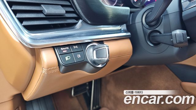 Porsche Panamera 2023 — photo 28