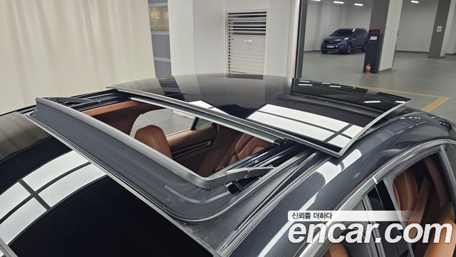 Porsche Panamera 2023 — photo 30