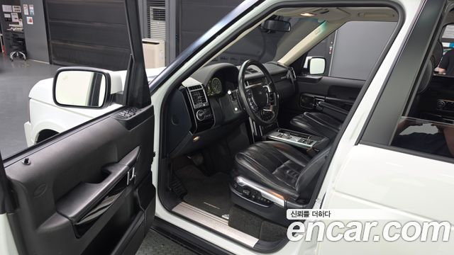 Land Rover Range Rover 2012 — photo 10